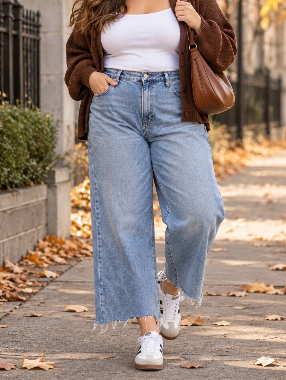 GAP Baggy Mid Rise Cropped Jeans Light Wash Raw Hem Wide Leg Y2K Casual